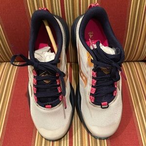 Saucony Peregrineine 12 Trail sneakers size 7 brand new.